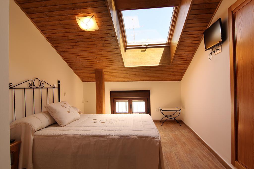 Hostal Yessy كانديليدا الغرفة الصورة