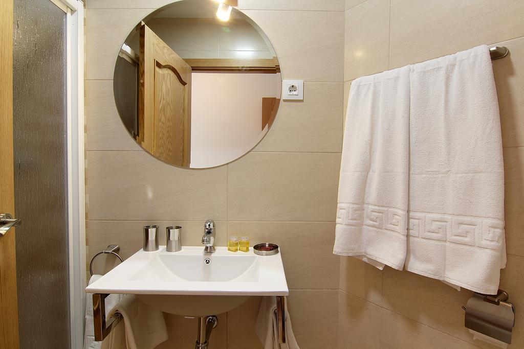 Hostal Yessy كانديليدا الغرفة الصورة