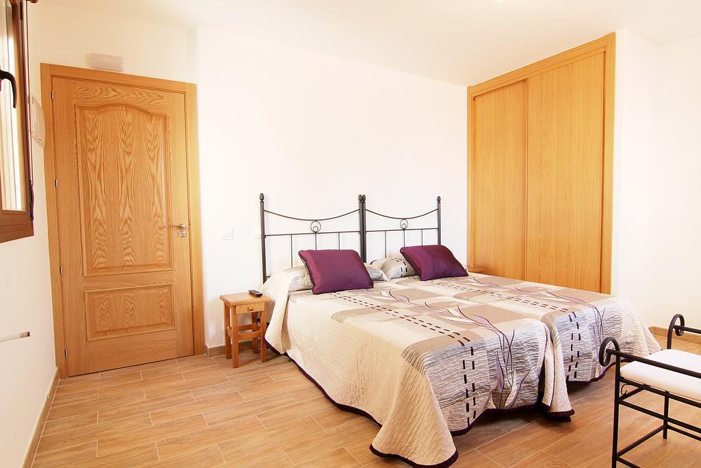 Hostal Yessy كانديليدا الغرفة الصورة